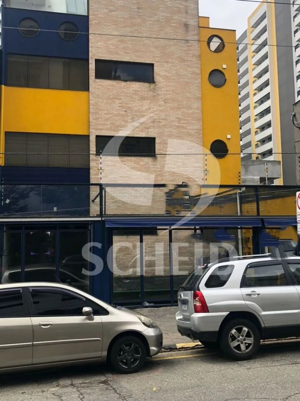 PREDIO COMERCIAL EXCELENTE - VARIAS SALAS - ANDARES VÃO LIVRES - VAGAS - AO LADO DO METRO