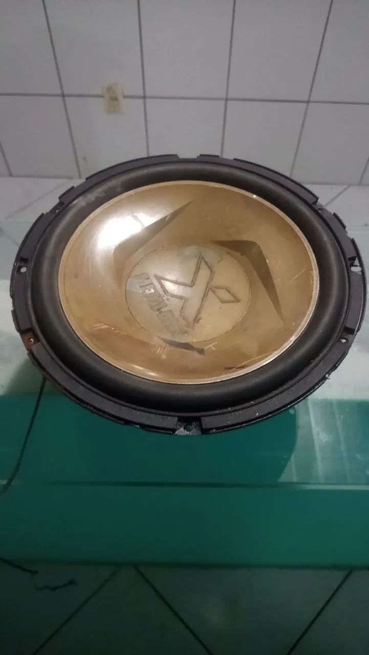 Caixa de som subwoofer 12