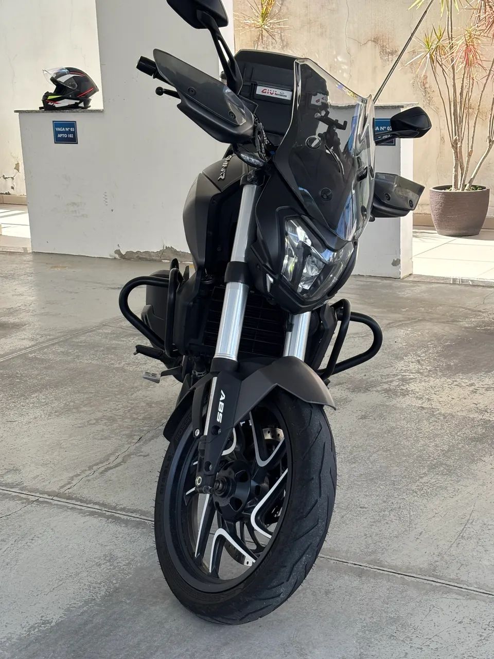 Bajaj dominar 400