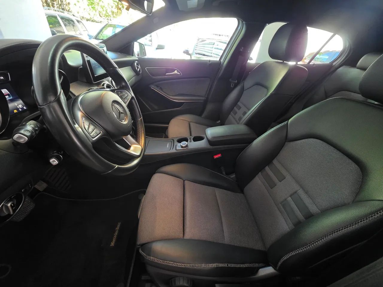 Mercedes-Benz GLA 200 Adv. 1.6/1.6 TB 16V Flex Aut., foto 19 de 20