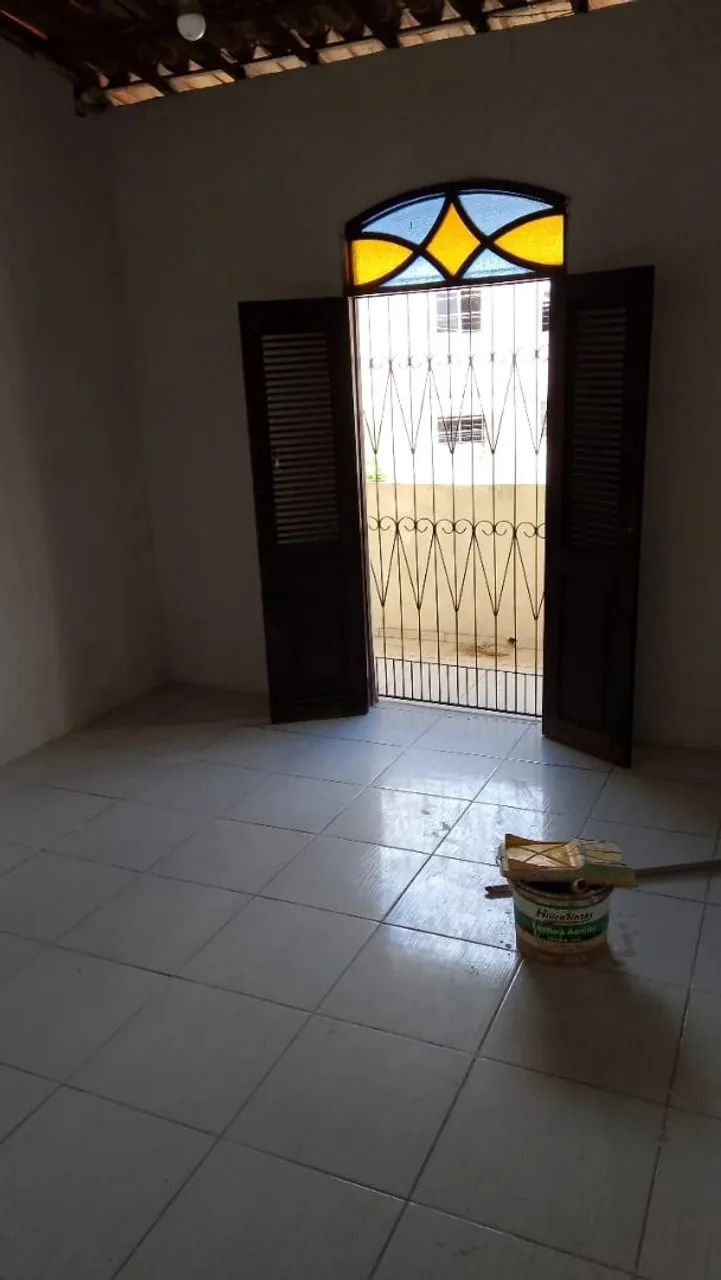 Dúplex dois quartos dois banheiros, área em cima e uma garagem  - Foto 3
