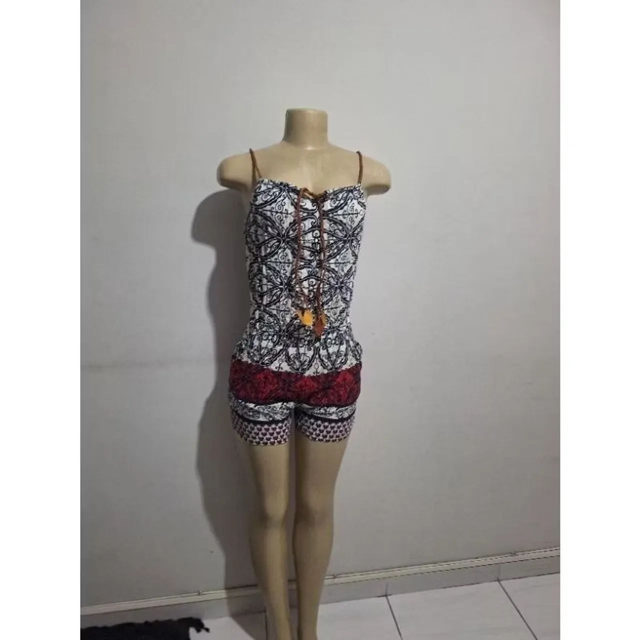 Macacão curto feminino 