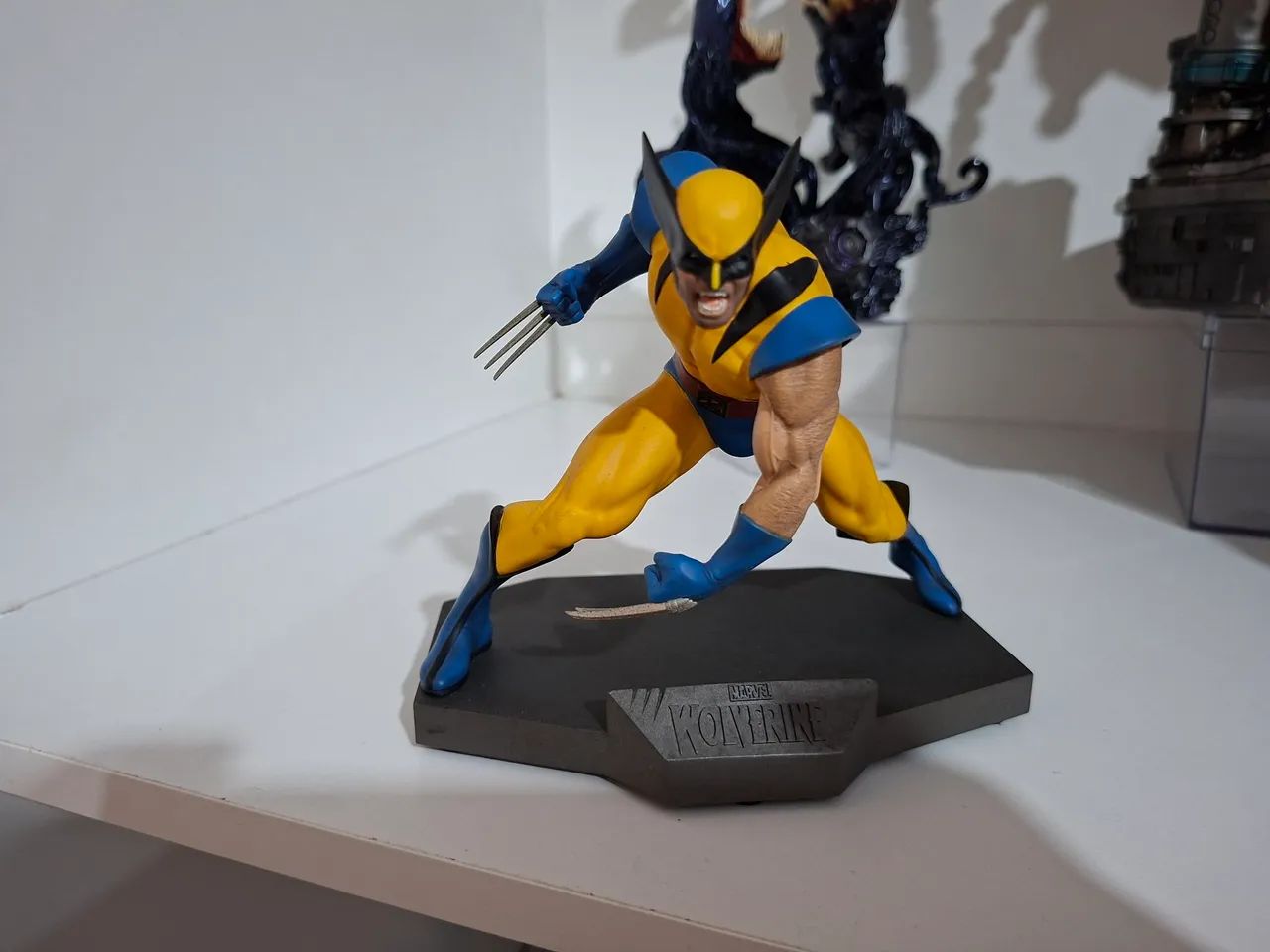 Wolverine Iron Studios 1/10 com caixa  - Foto 2