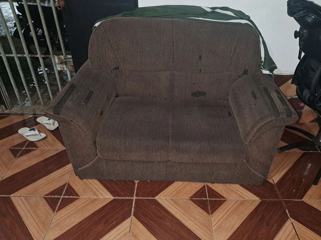 Vendo esse dois sofa por 150 - Foto 2