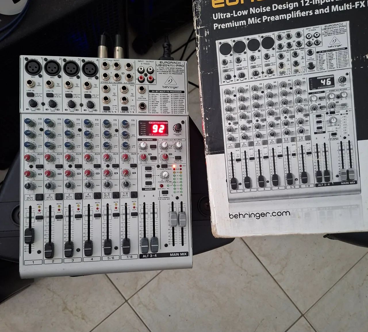 Mesa de som behringer 