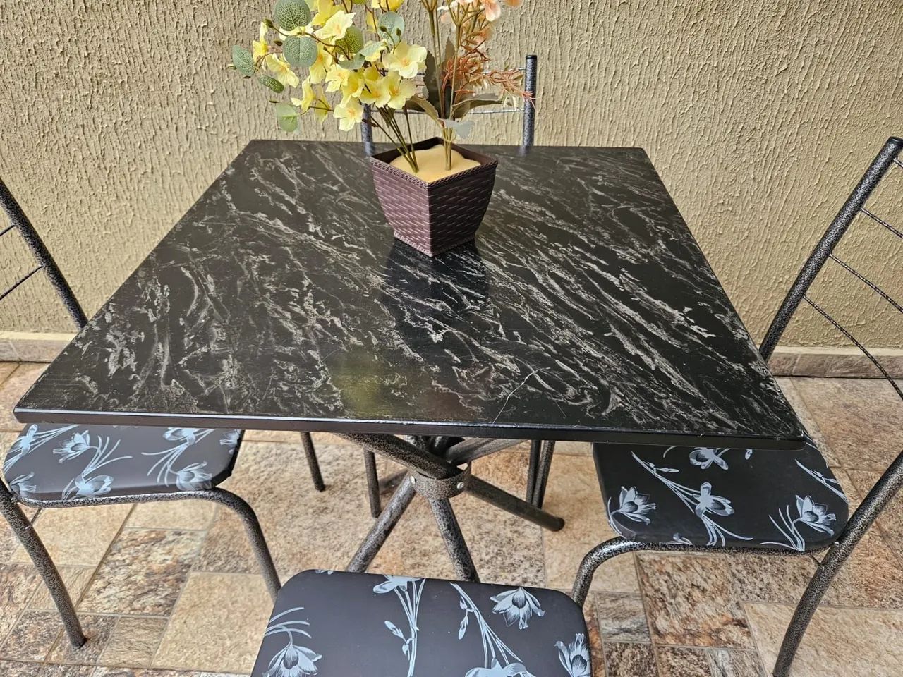 Mesa com 4 cadeiras, Entrego também!! - Foto 2