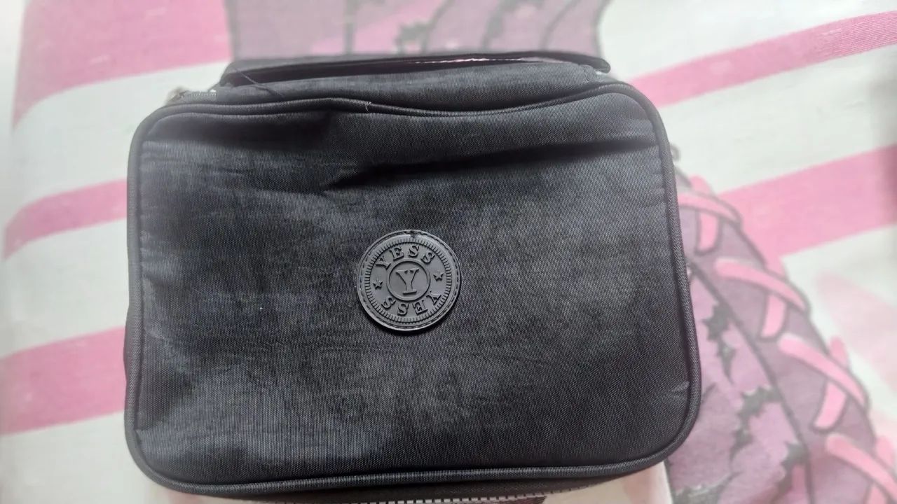 Estojo box em perfeito estado