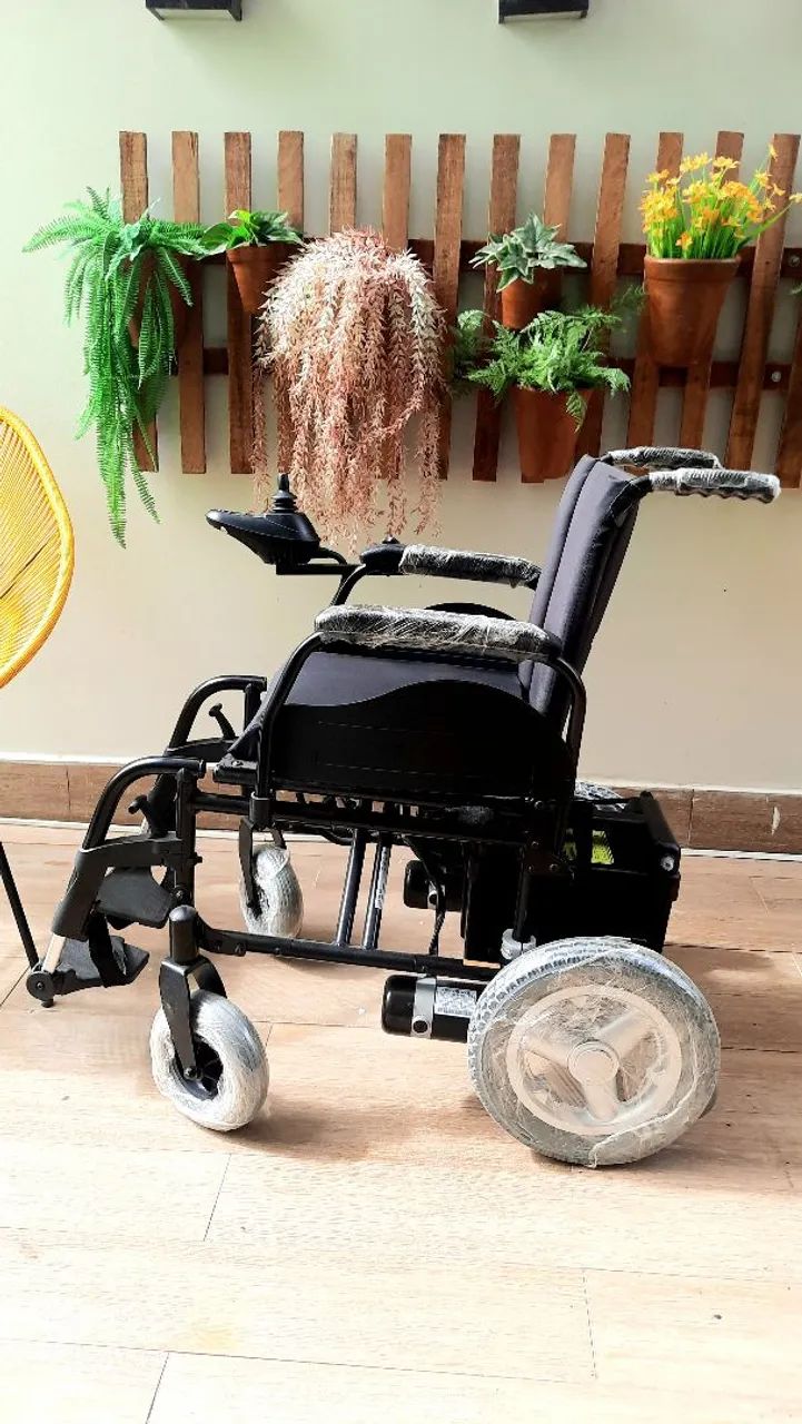 Cadeira de roda motorizada nova com garantia de nota fiscal - Foto 2