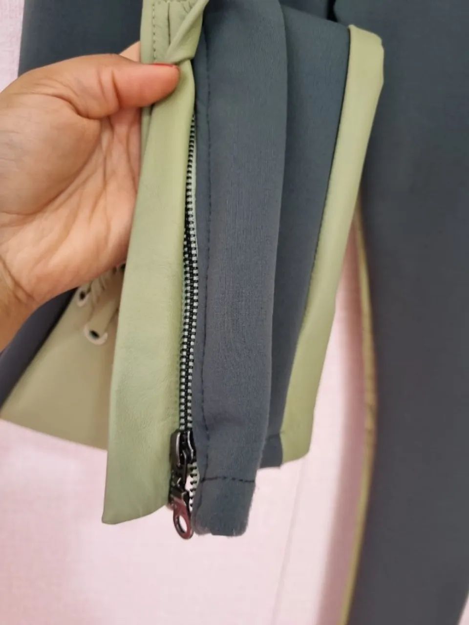 CALÇA DE COURO VERDE ANDREIA BOGOSIAN  - Foto 3