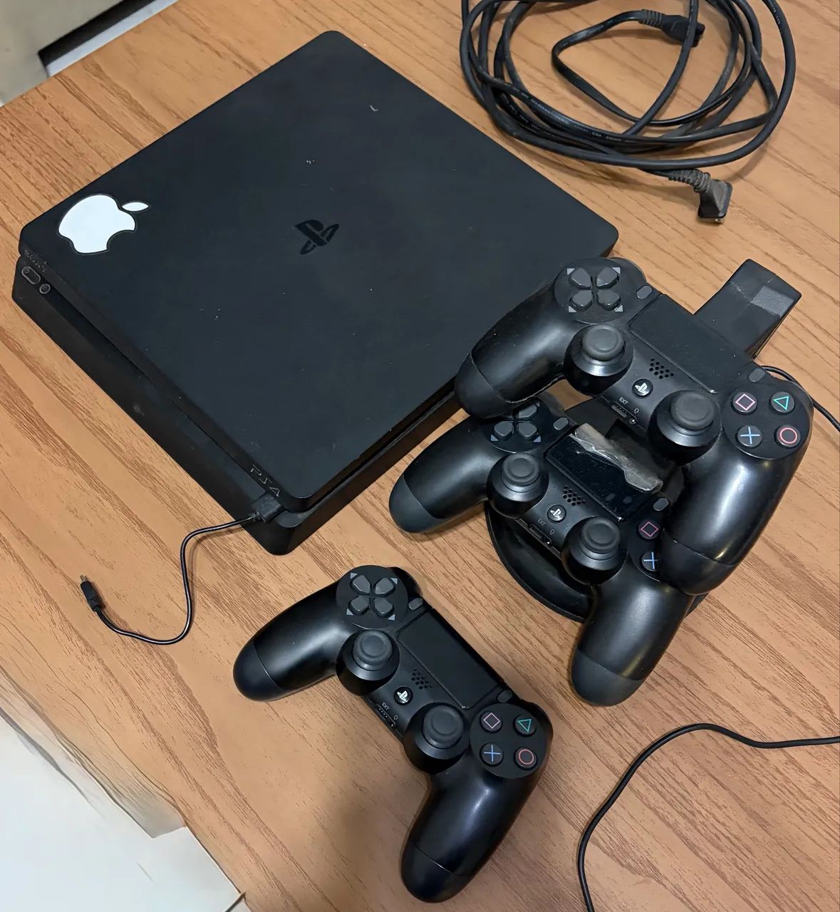 Vendo ps4 1tb  - Foto 2