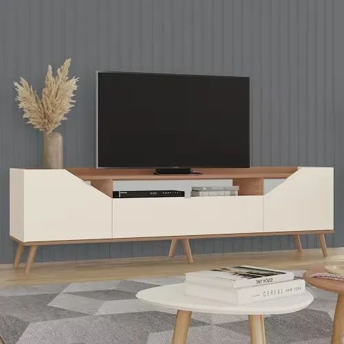 Transforme seu Ambiente com o Rack Danielle de 3 Portas e Design Exclusivo