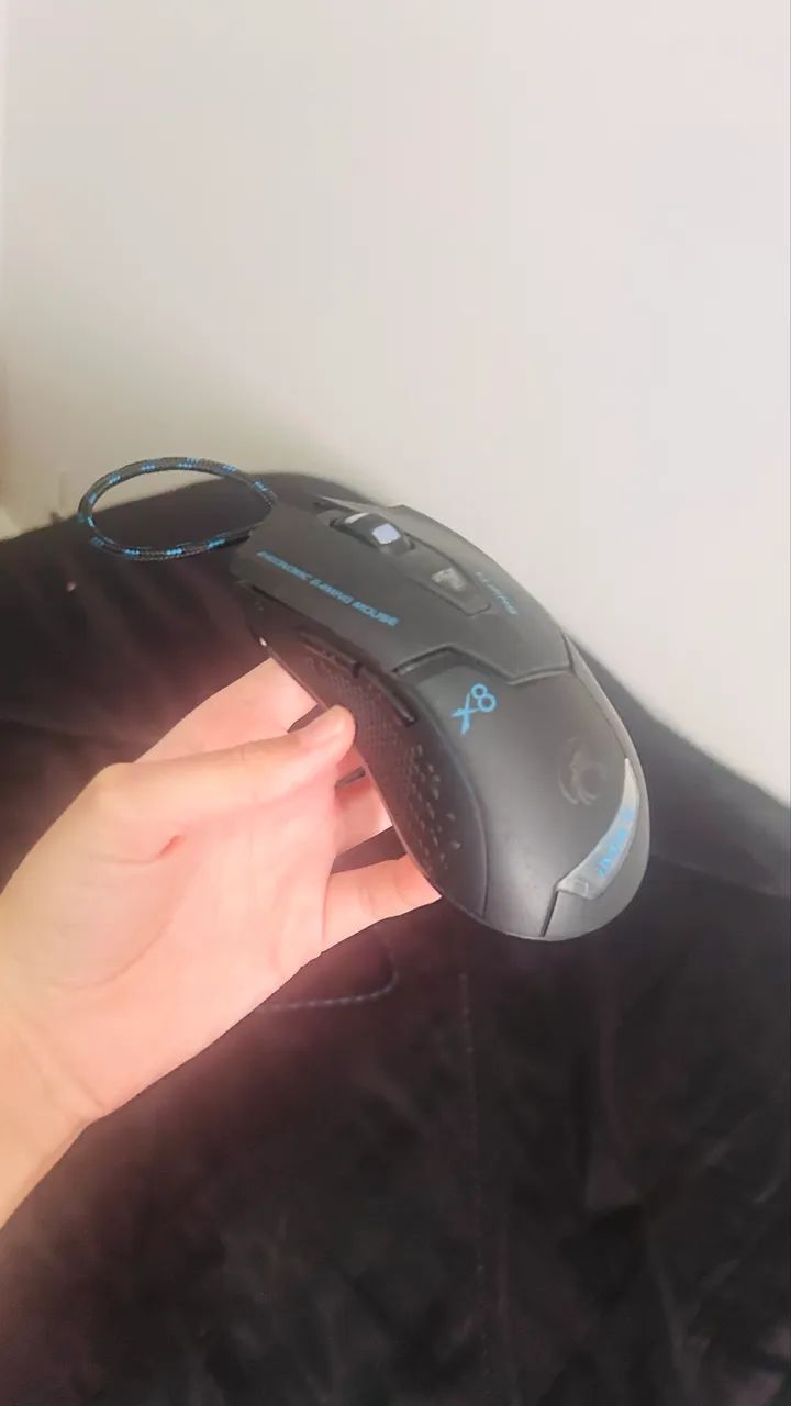 Mause gamer com fio e iluminação RGB,funcionando perfeitamente sem danos ou problemas  - Foto 3