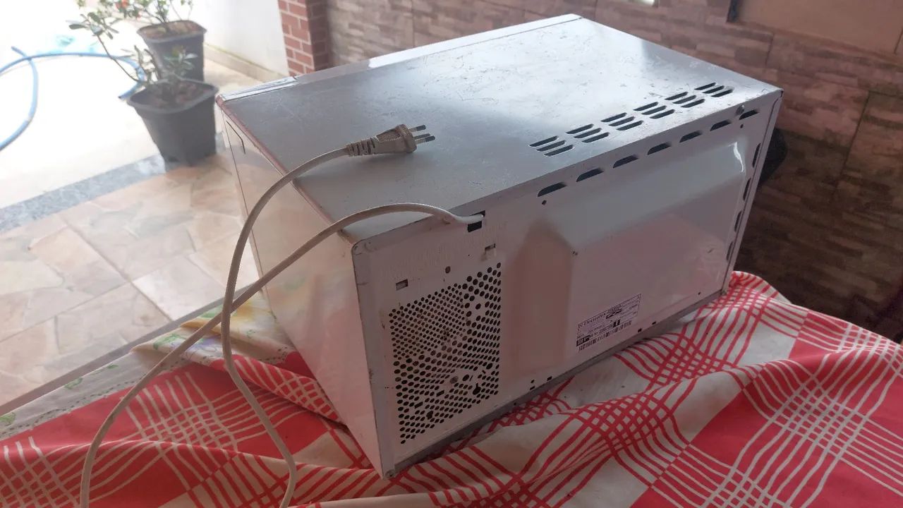 Micro-ondas Electrolux 20L 220V - Foto 4