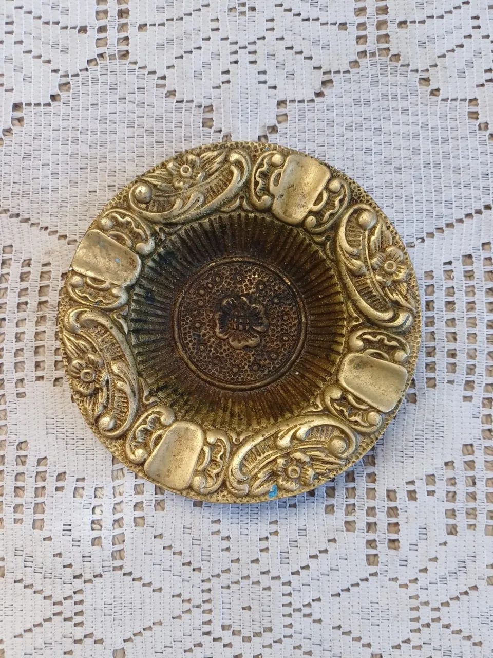 Cinzeiro antigo em bronze maciço 