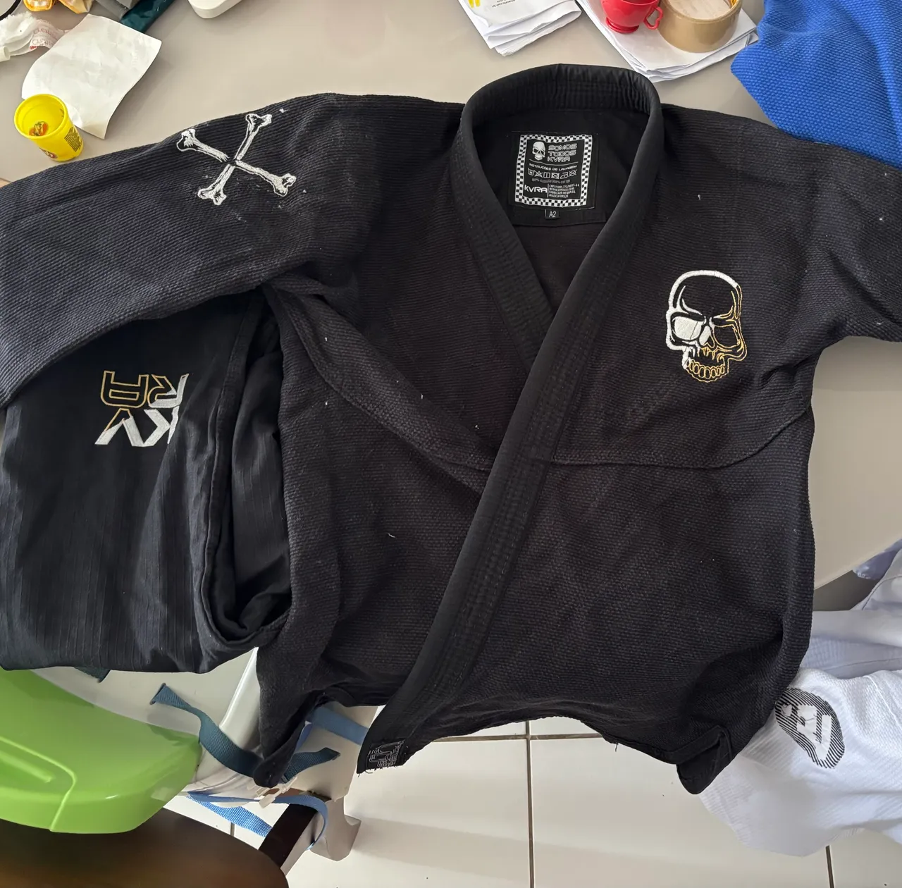 OMMO 完売品CAPE ARM WORMER SET ブラック Kimono Venom original tamanho a2 - Roupas - Jardim das Oliveiras