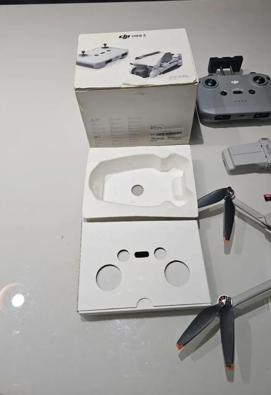 DJI MINI 3 + SD SANDISK EXTREME PRO 128GB V30 A2 - Foto 5