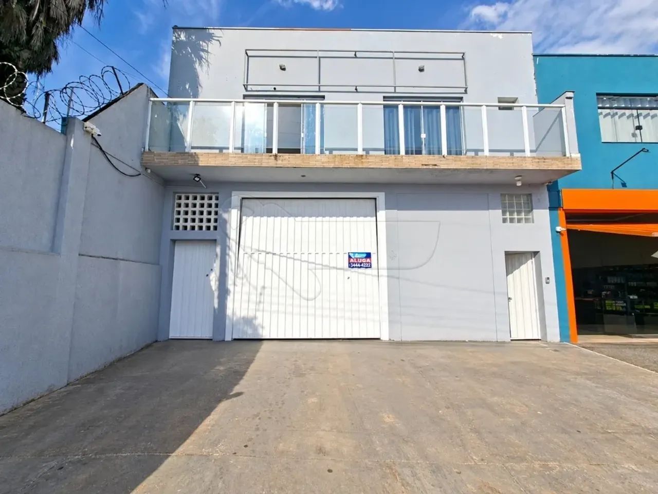 Barracão comercial com 511m² de área útil na Vila Claudia.