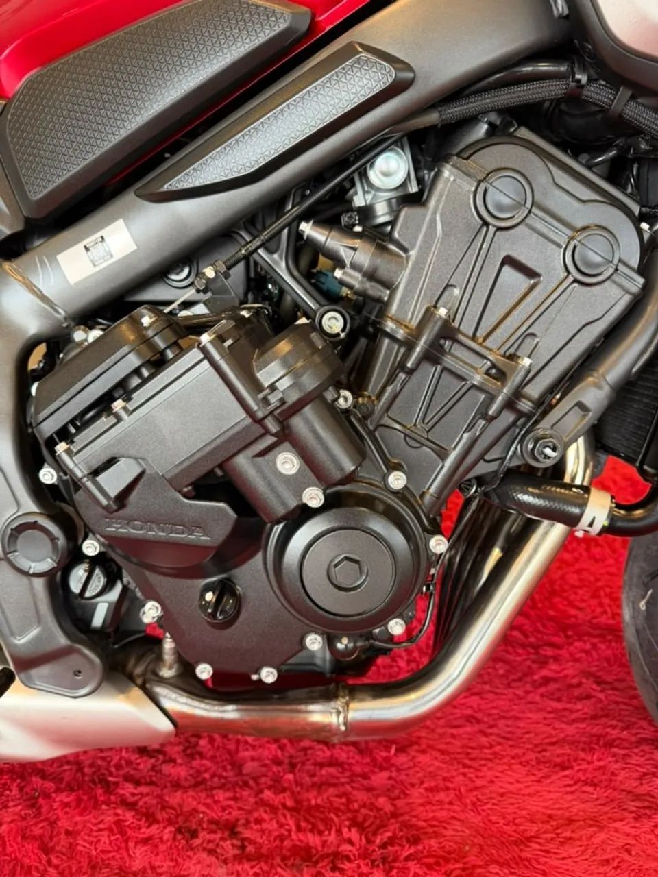 Honda CB 650R E-CLUTCH 2026 - Foto 3