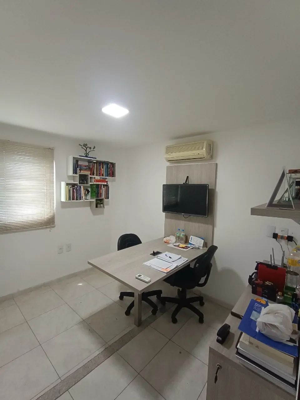 Alugo sala comercial, 35 m2, Centro - Caruaru/PE
