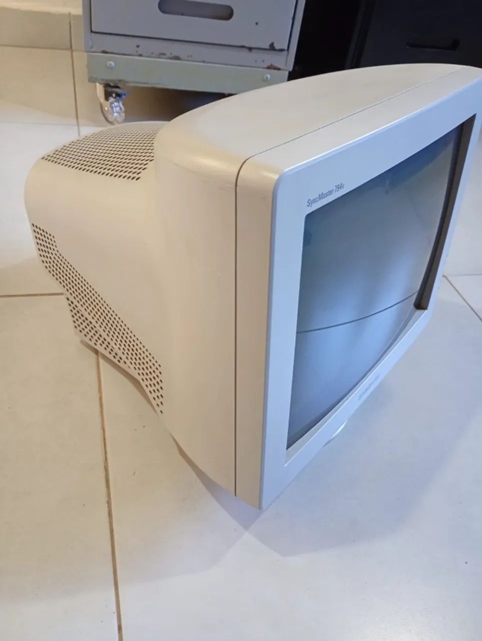 Monitor Samsung Syncmaster 794V - 17 polegadas CRT (pouco usado)