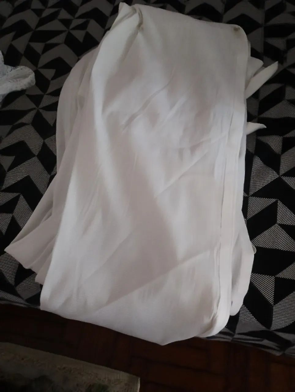  2 CORTINA DE RENDA BRANCA COM FORRO ELEGANTE E SOFISTICADA  - Foto 5