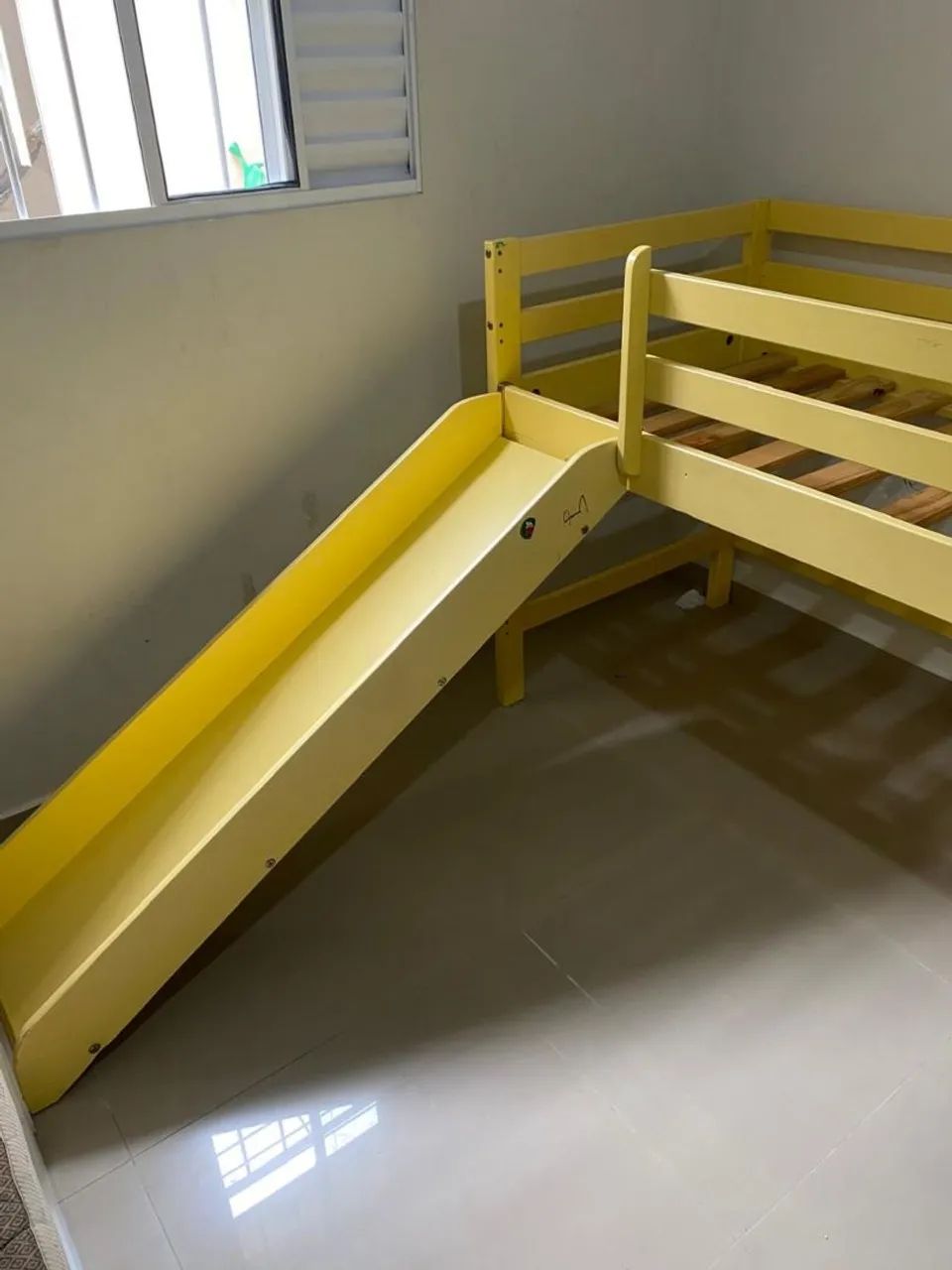 Cama infantil com escorregador  - Foto 3
