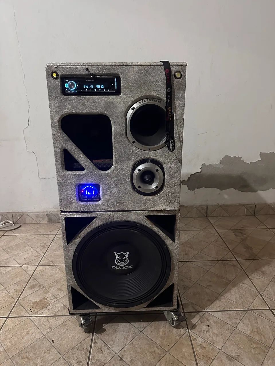 Vendo caixa de som 4 vias 