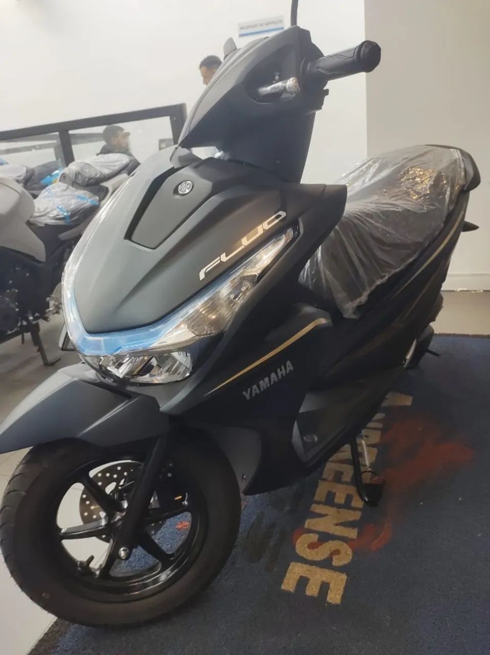 YAMAHA 125 FLUO / LEANDRO - Foto 5