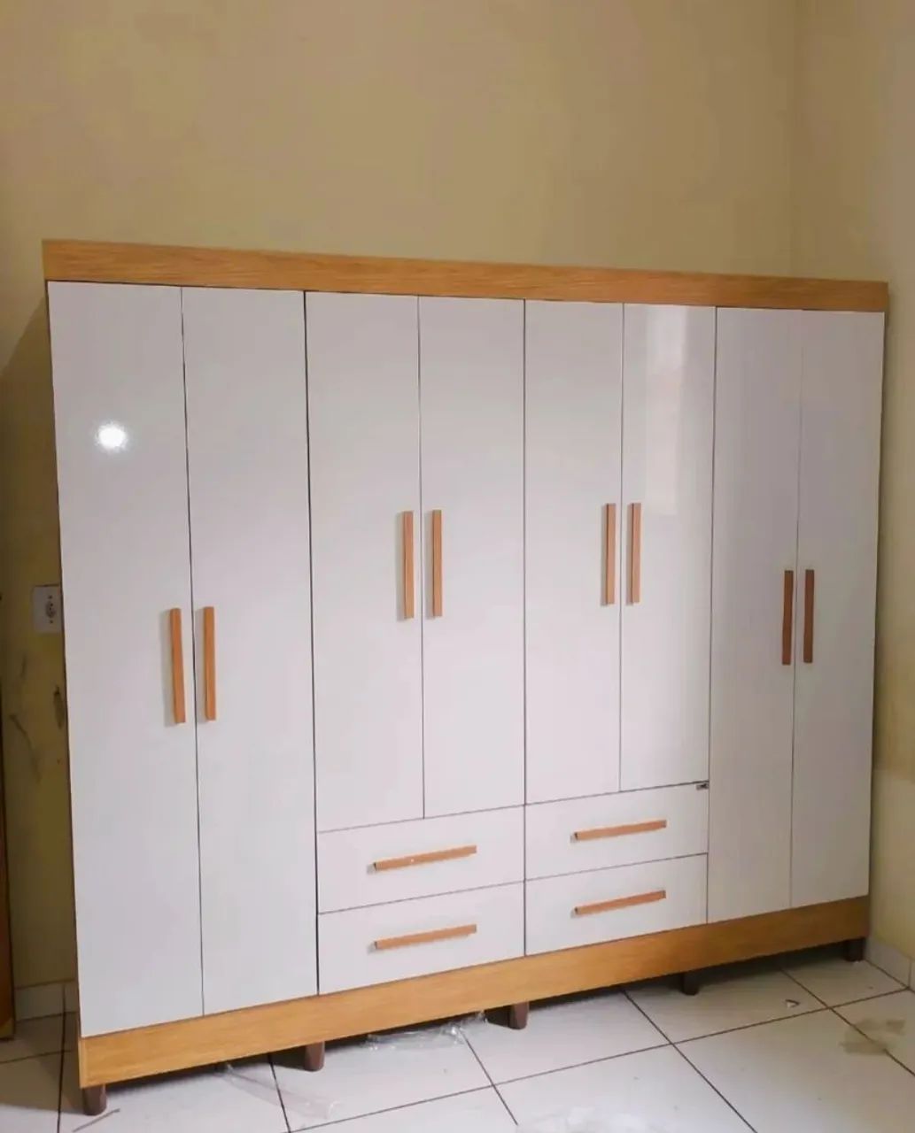 Guarda Roupa 8 Portas 