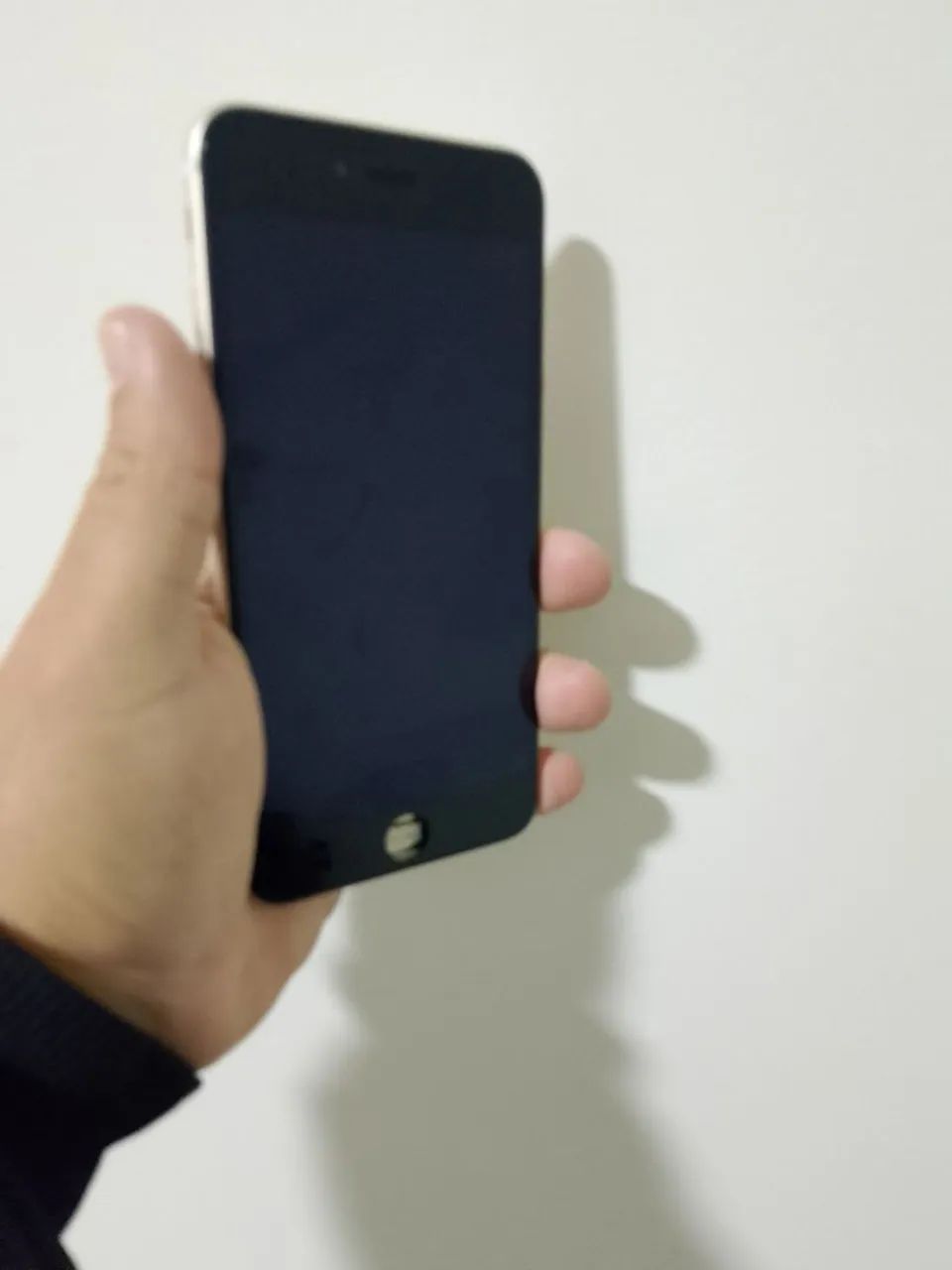 iPhone 6s retirar  com a tela sem trincados e carcaça boa inteira  - Foto 2