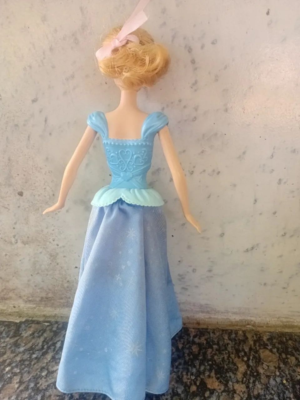 Boneca barbie Cinderela usada  - Foto 2