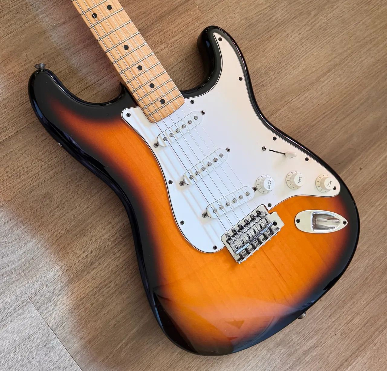 Guitarra Fender Standard México - Instrumentos musicais - Norte