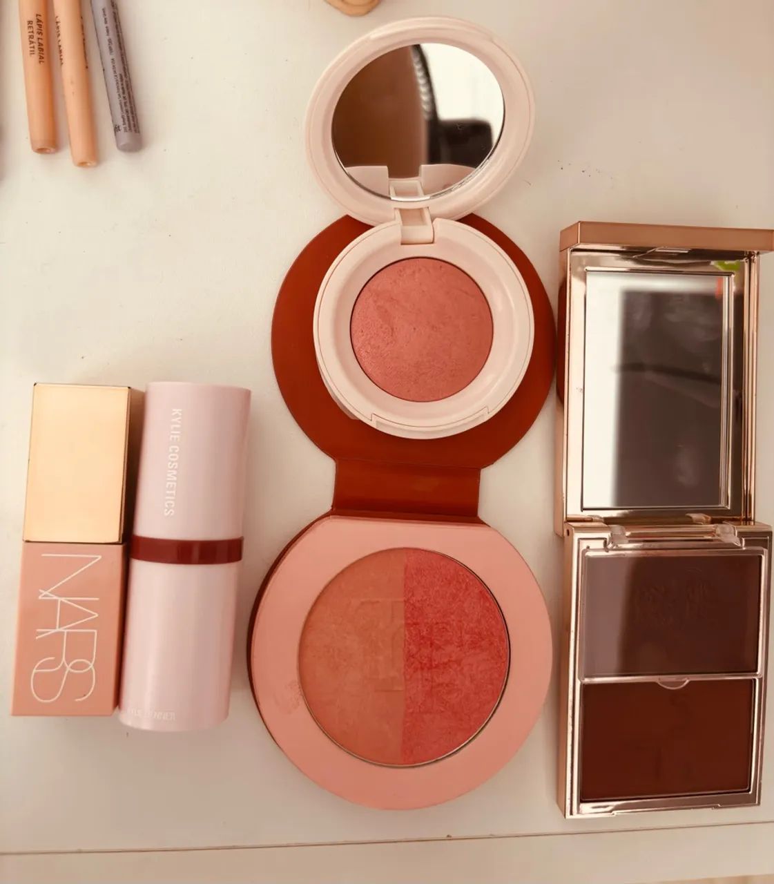 Blushes ( olhar descrição )