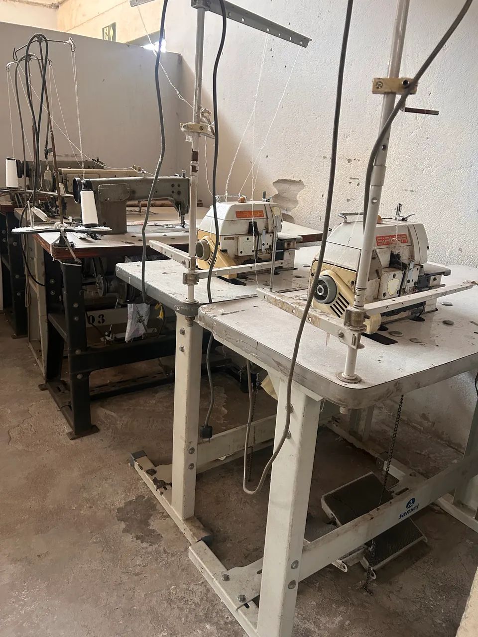 Máquina de costura Interlock siruba