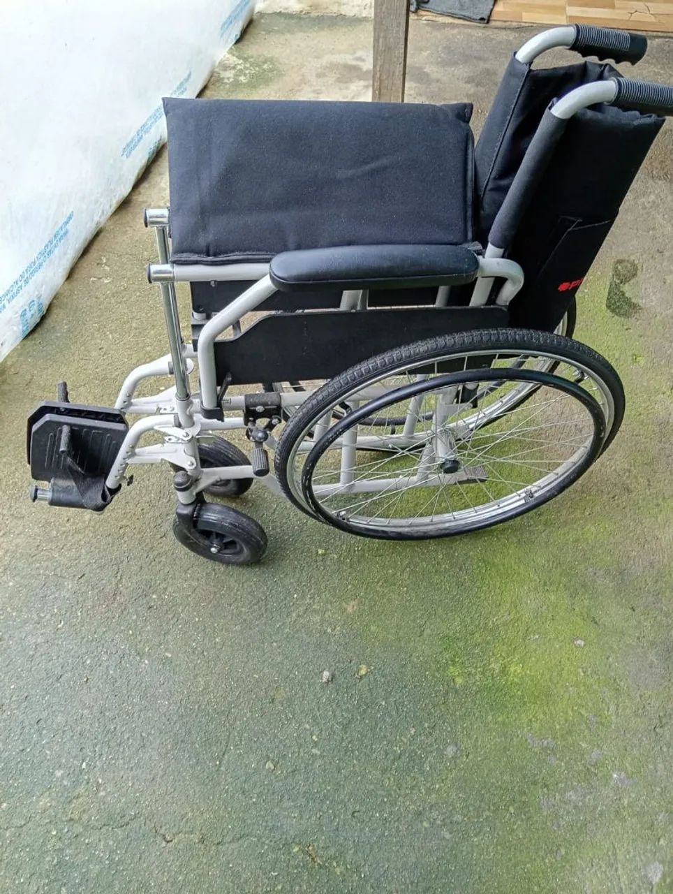 Vende-se Cadeira De Rodas Número Para Contato * - Foto 3