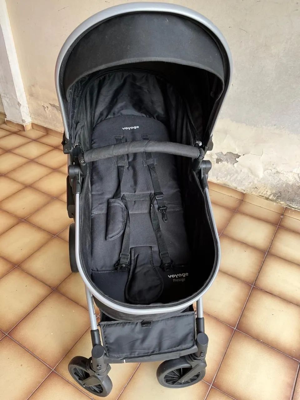 Carrinho de bebê + Bebê conforto Voyage - Foto 2