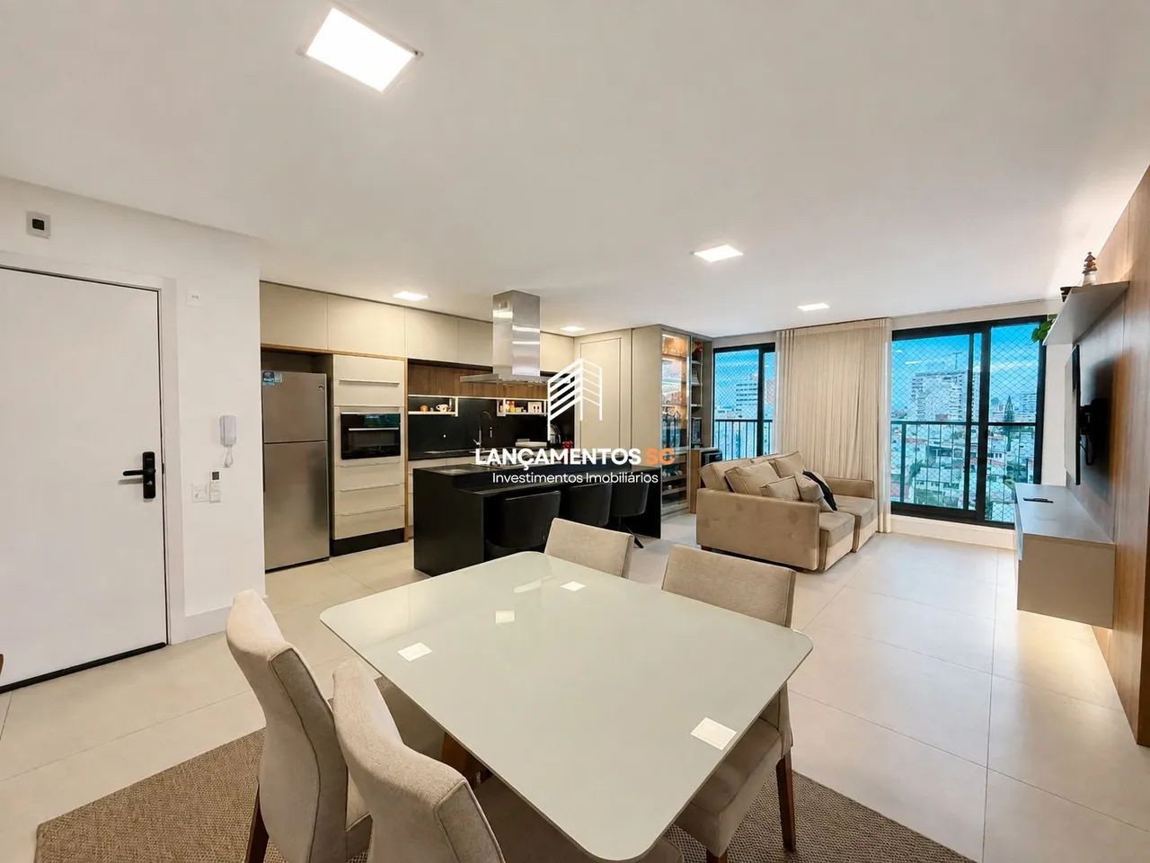 Apartamento semimobiliado com 3 dormitórios no Estreito, Florianópolis/SC - Foto 2