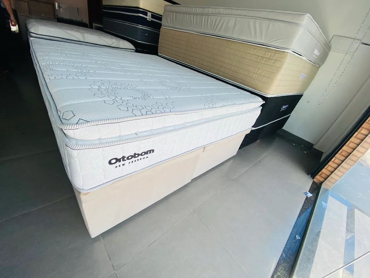 Cama Queen de luxo com baú  - Foto 2