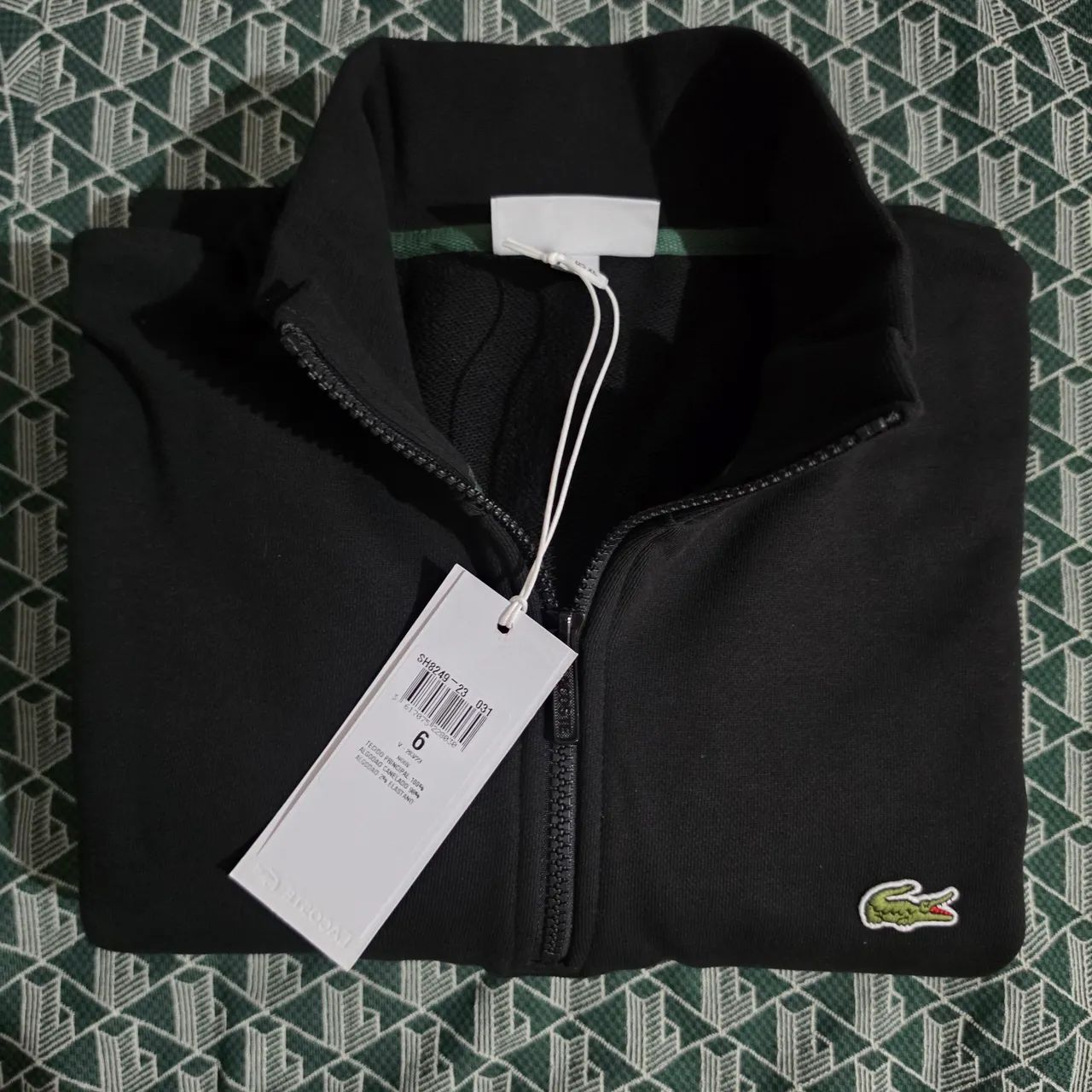 Blusa Preta com Ziper