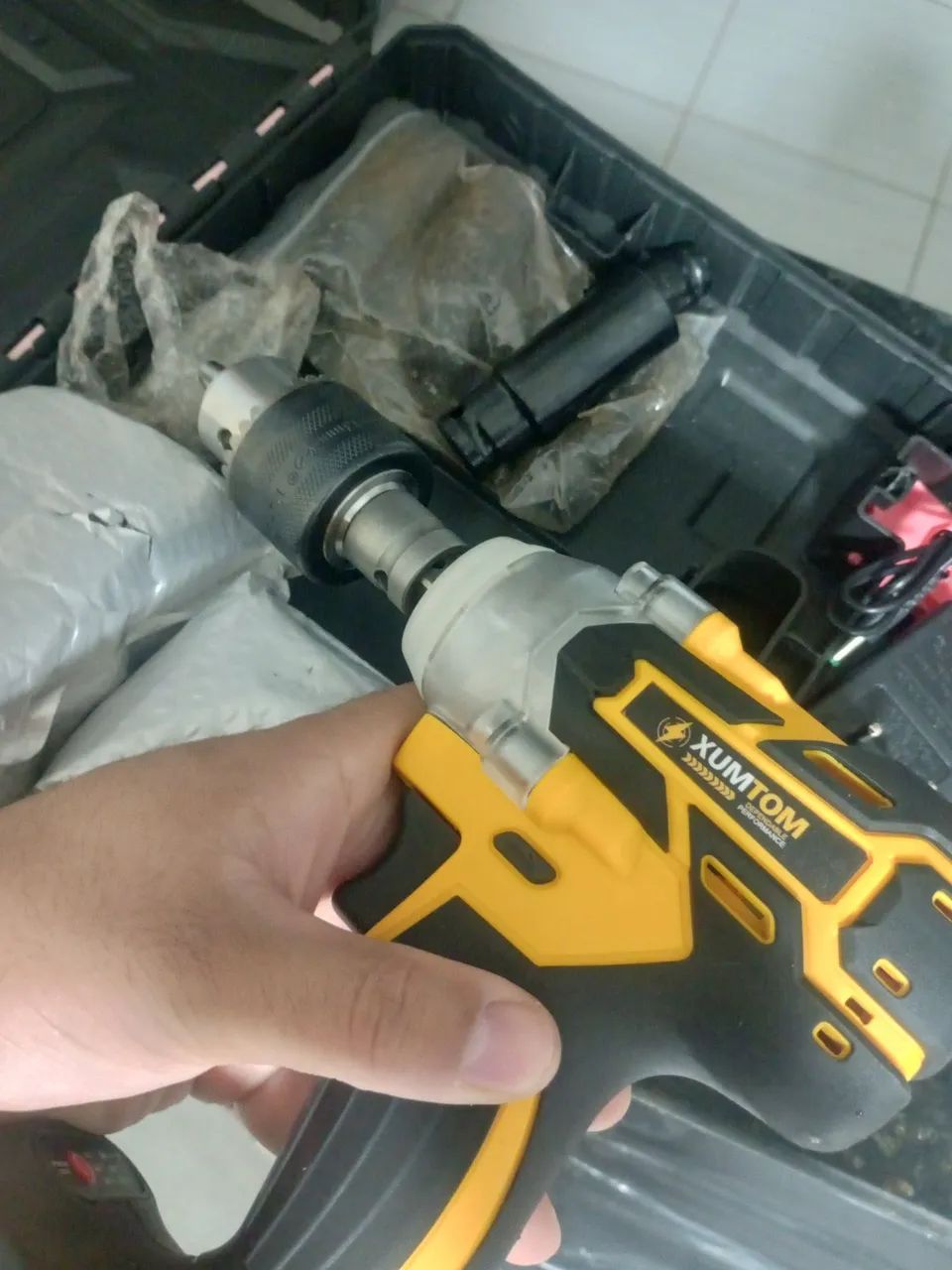 Chave de impacto e parafusadeira  - Foto 2