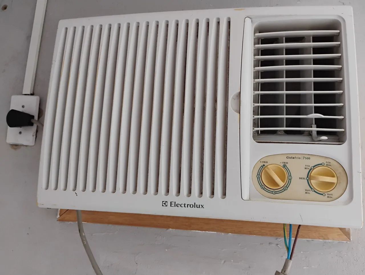 Ar condicionado Eletrolux 127v, 7500 BTUs.