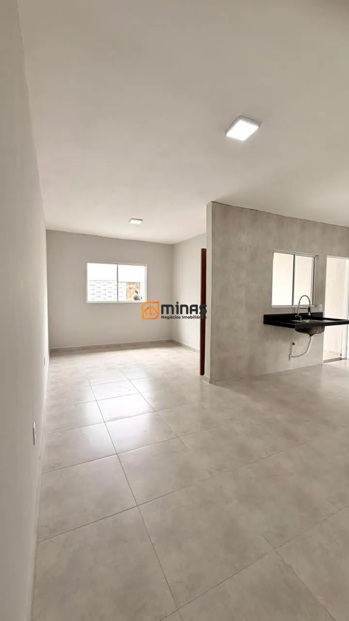 CASA IMPECÁVEL; TODA REFORMADA; - Foto 2