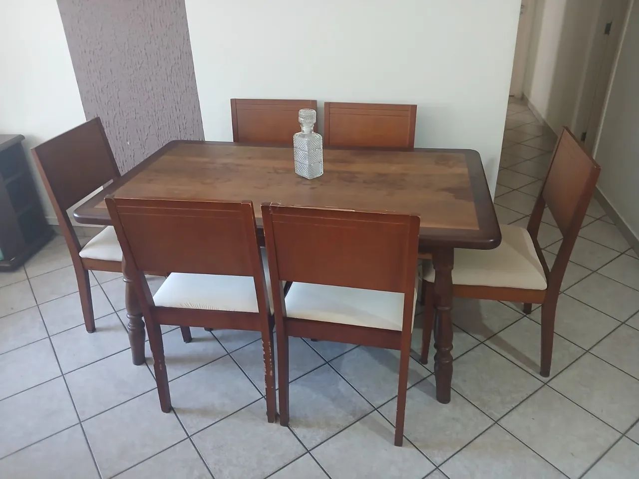 MESA DE JANTAR MADEIRA MACIÇA CEREJEIRA COM 6 POLTRONAS  - Foto 3