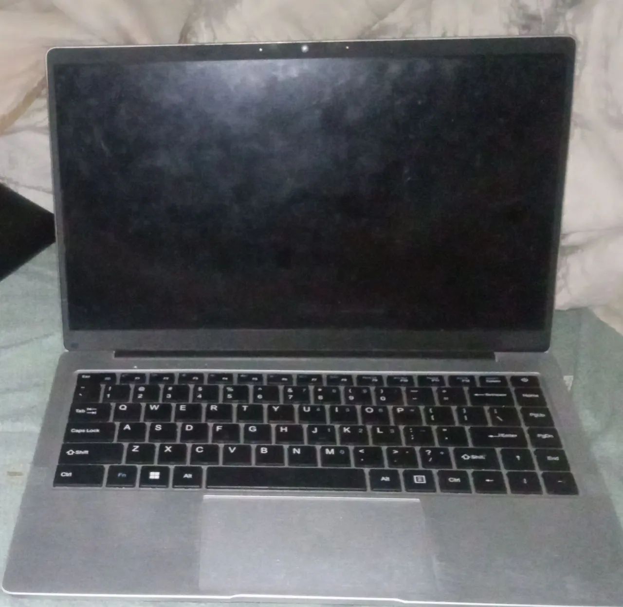 2 Notebooks com defeito para utilizar as peças 