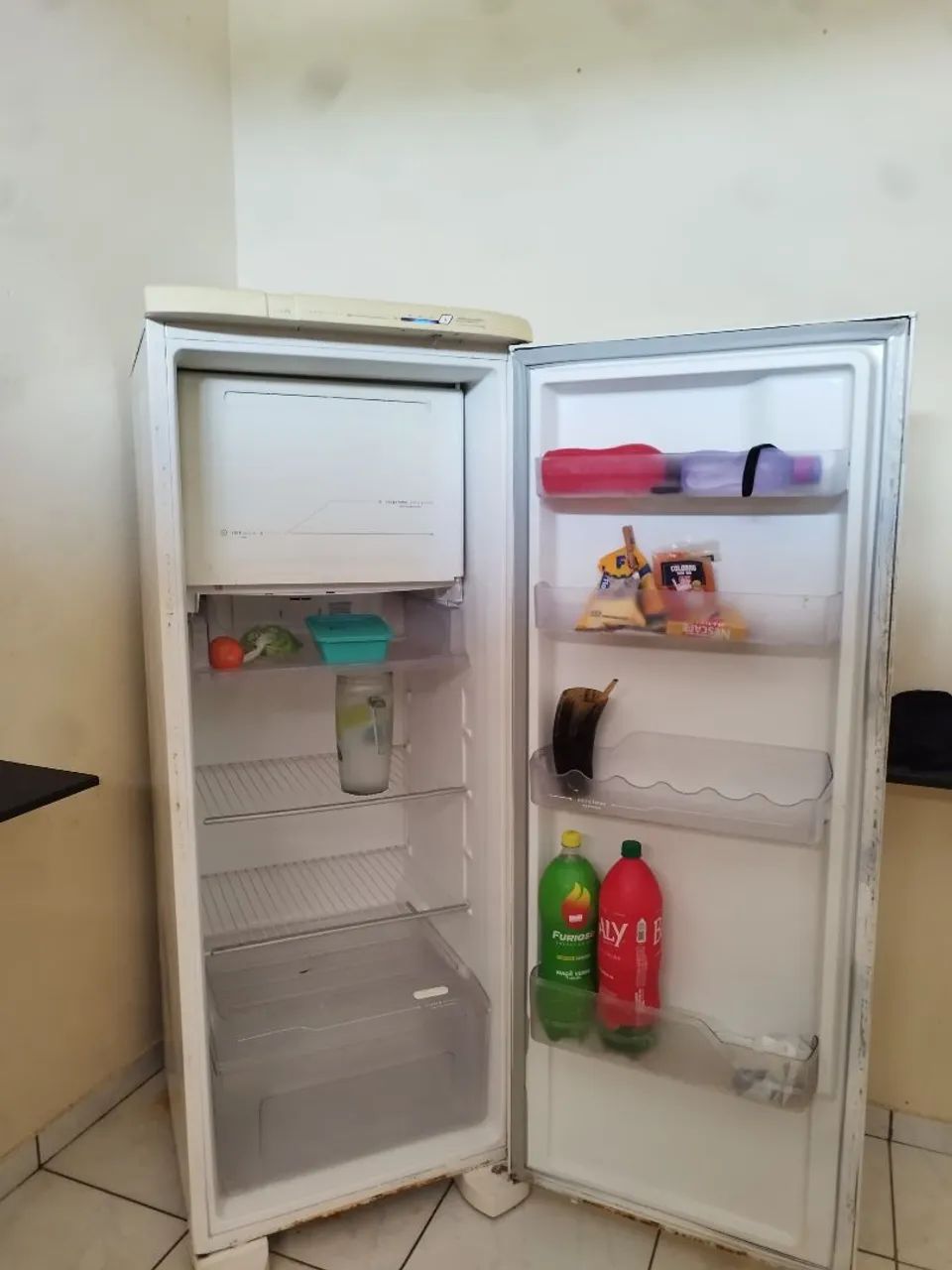 Vendo geladeira Eletrolux  - Foto 2