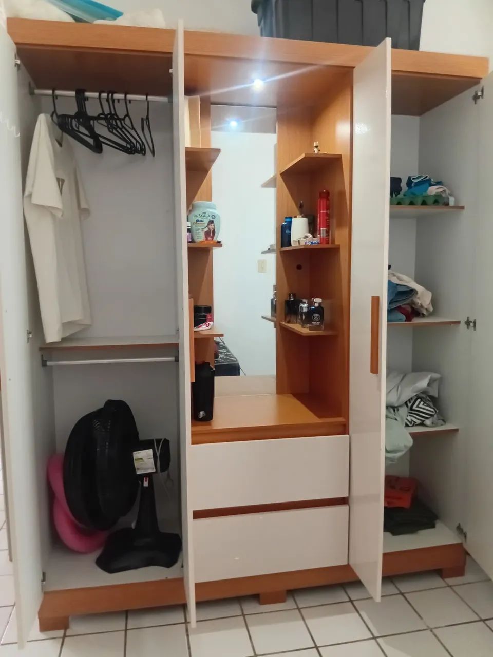Guarda roupa com led - Foto 2