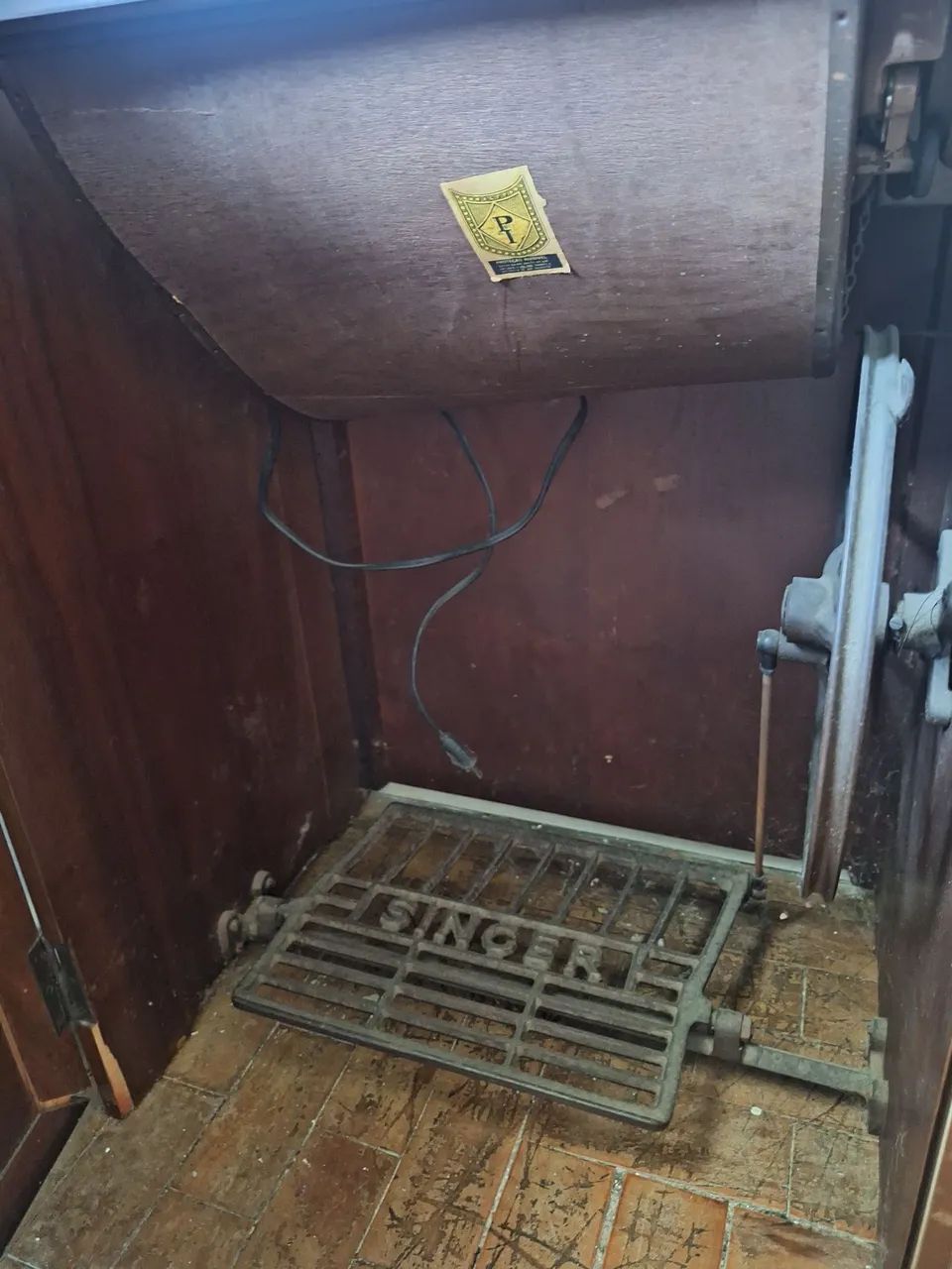 Máquina de costura Milenar - Singer - Foto 4