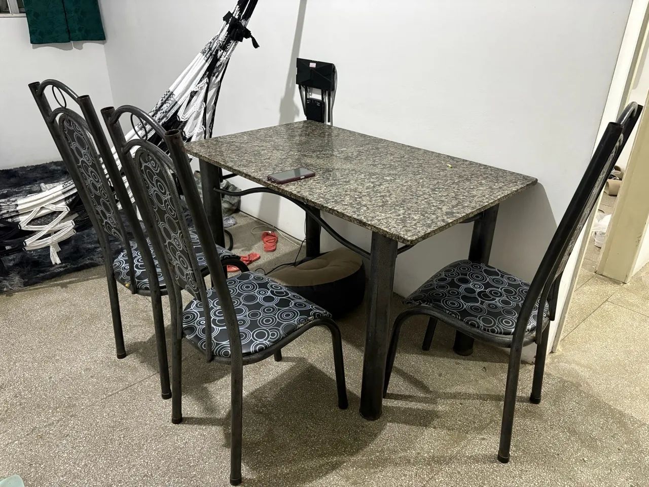Mesa de Mármore - 4 cadeiras