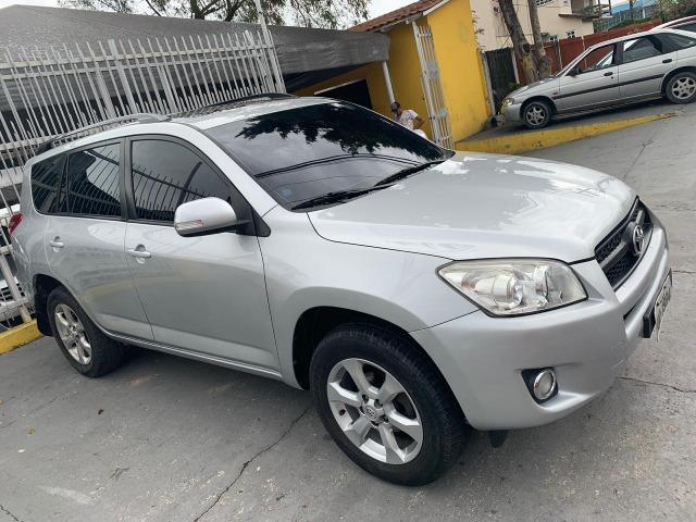 Toyota Rav4 com teto solar aceito financiamento - Foto 4