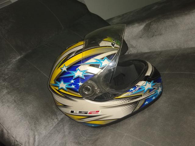 Vendo capacetes aceito cartão crédito e débito - Foto 5